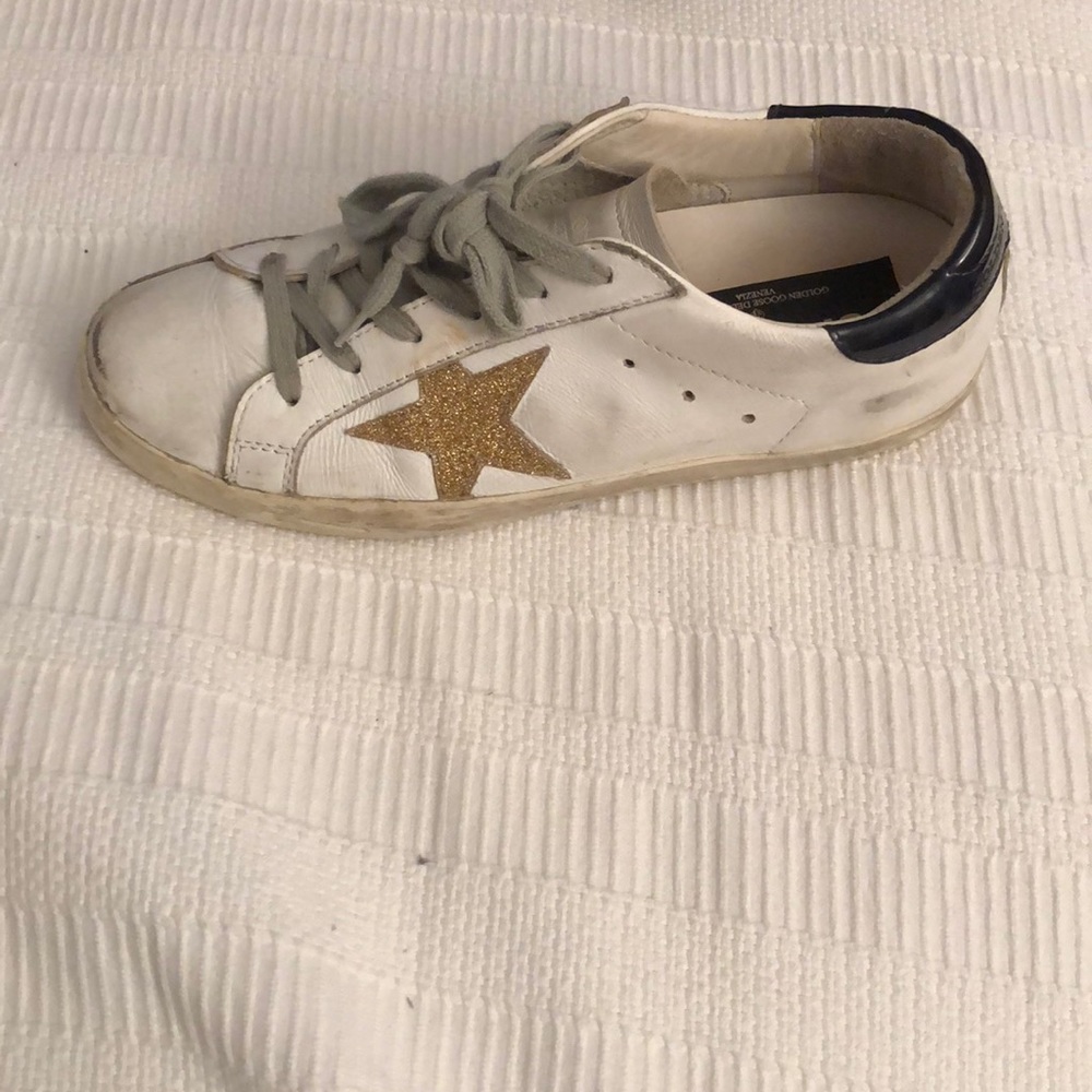 golden goose sneakers in amazing condition